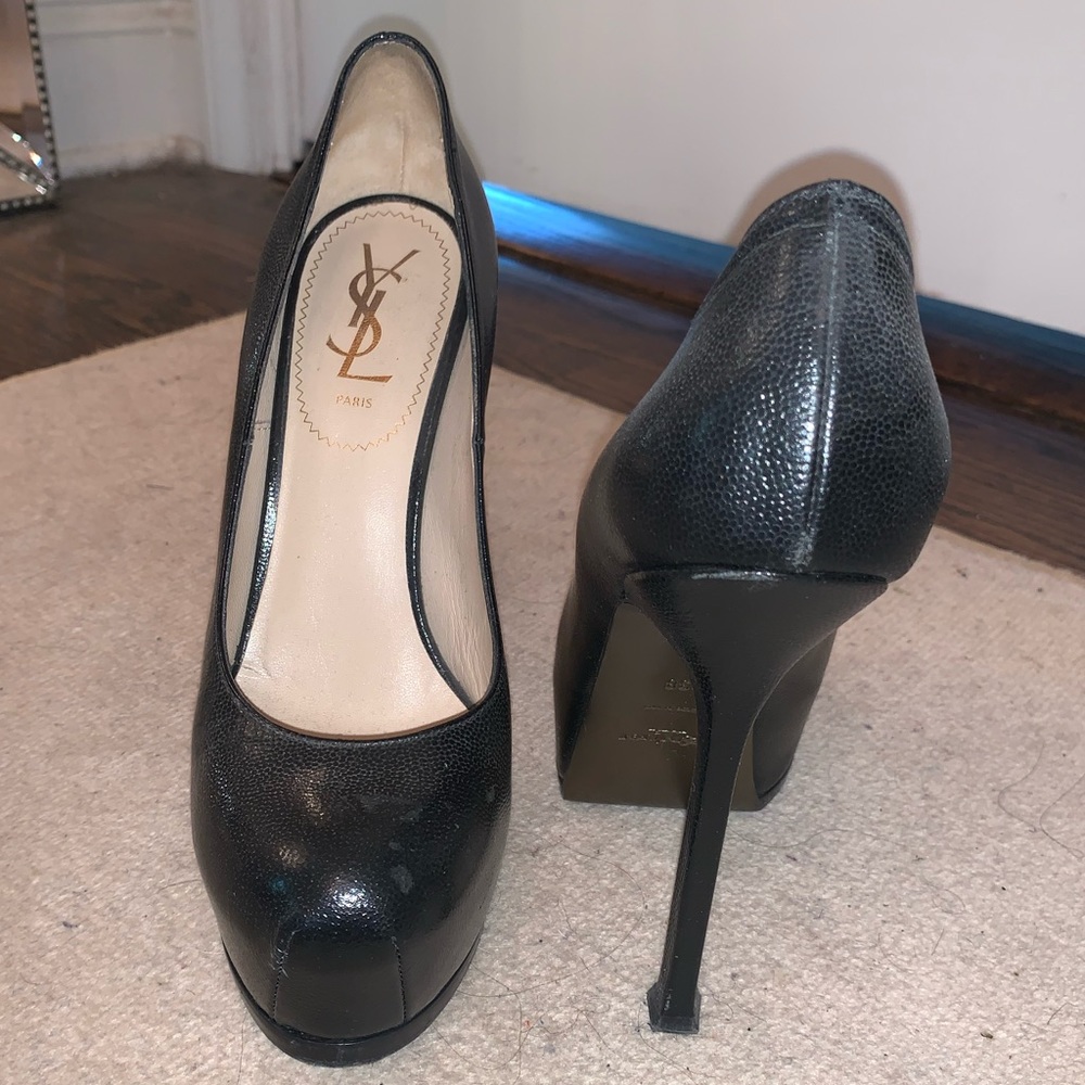 YSL Black Pumps